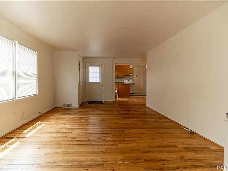 4335 Territorial Rd #B — Photo 5
