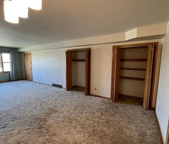 207 W 3rd St S #2 — Photo 3