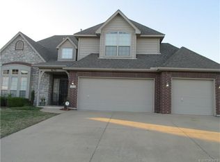 1710 W Charleston Ct S, Broken Arrow, OK 74011