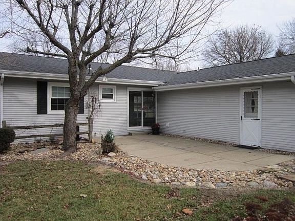 Back patio is screened for privacy.