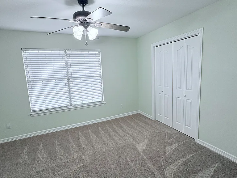 4389 E Holiday Dr — Photo 12