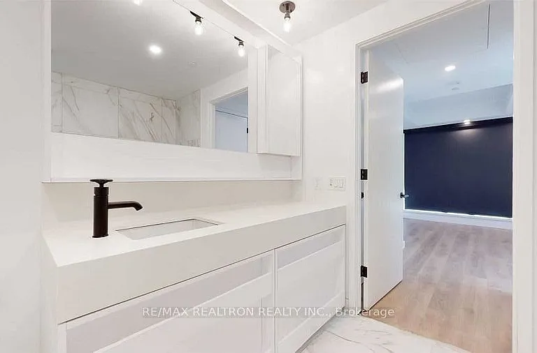 505 Richmond St W #1126 — Photo 13