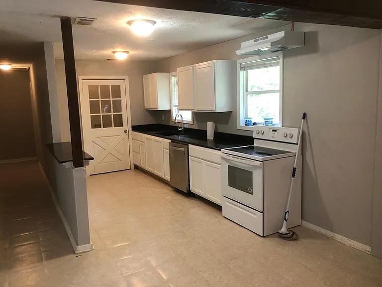 349 Melissa Ave — Photo 18