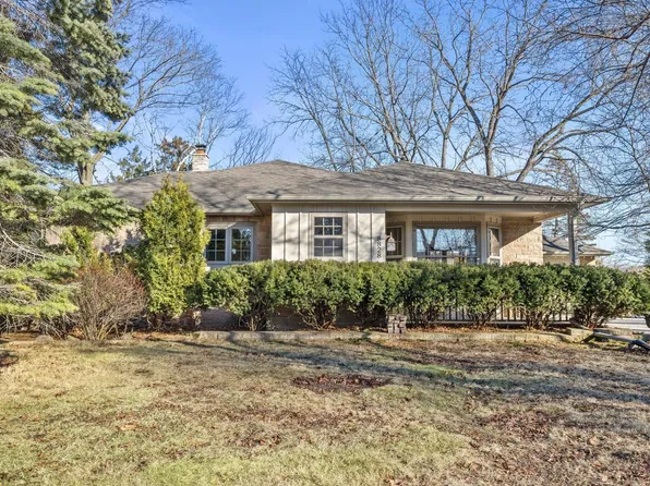 8828 North Navajo ROAD, Bayside, WI 53217