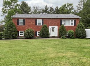 20 Shale Dr, Wappingers Falls, NY 12590