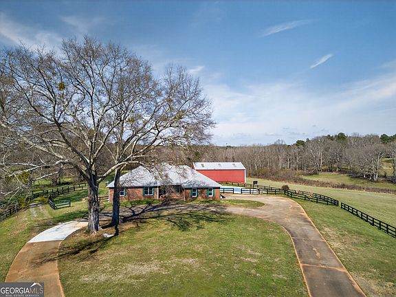 2nd image of 365 Lovell Rd