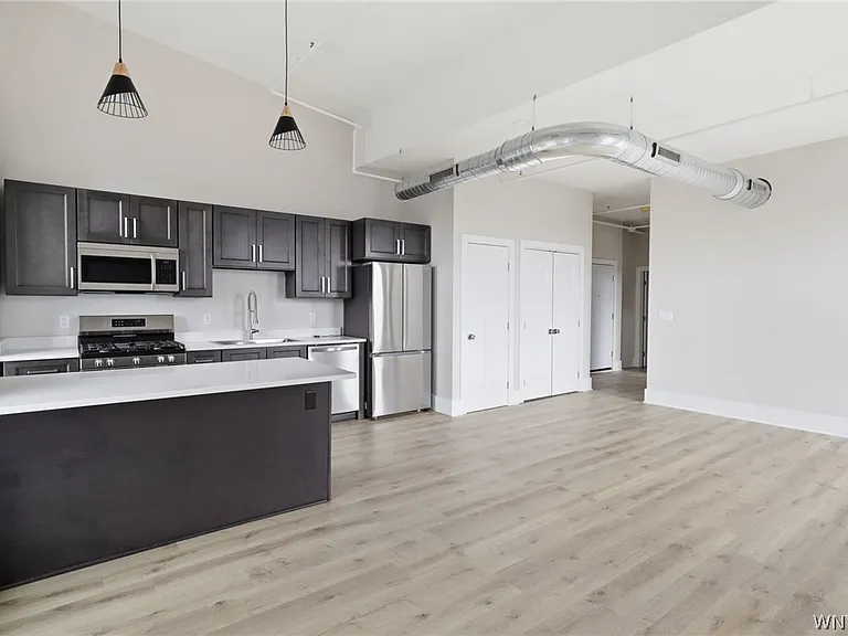 136 Seneca St — Photo 10