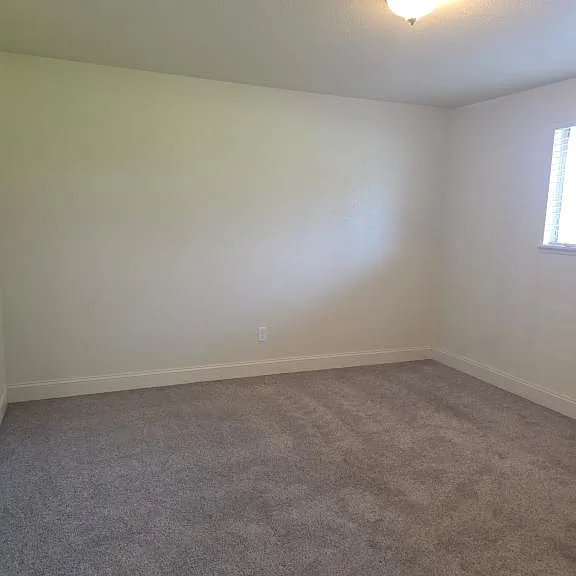 300 Shafer Ln #I3 — Photo 10