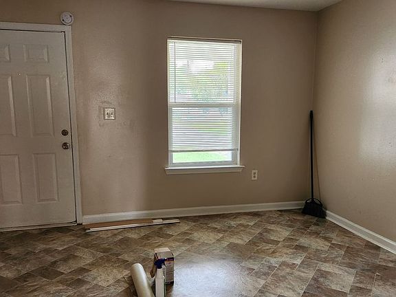 4th image of 9062 Cedar Ct