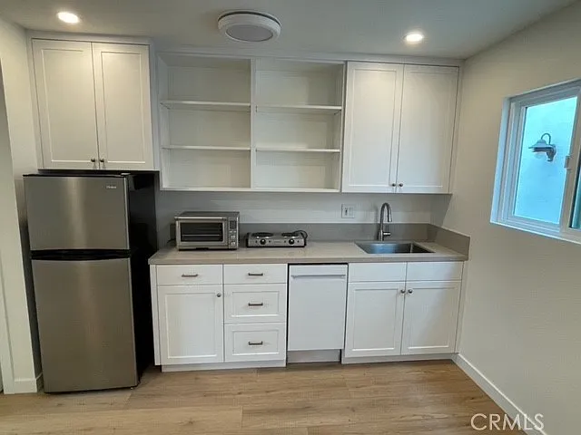 Studio, 400 sqft, $3,000 — Photo 3