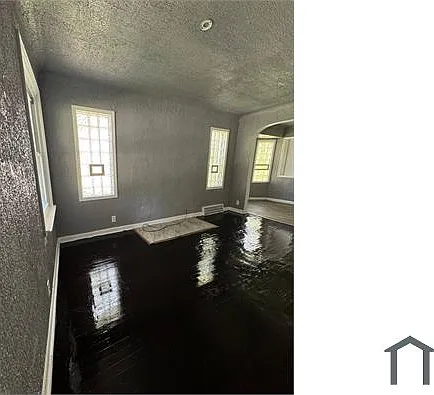 20466 Revere St — Photo 9