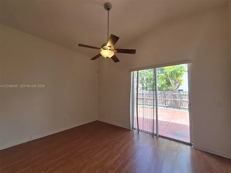 5033 SW 134th Ave — Photo 5