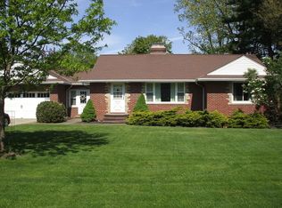 20920 Mastick Rd, Fairview Park, OH 44126