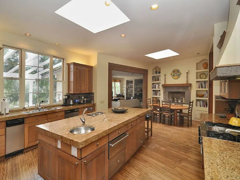 5537 Round Meadow Rd — Photo 5