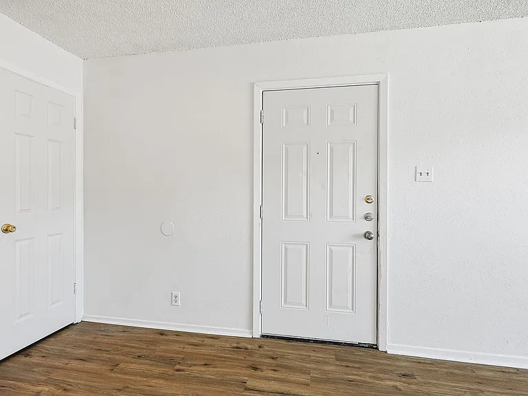 2637 W Randol Mill Rd — Photo 24