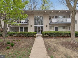 7704 Donnybrook Ct APT 102, Annandale, VA