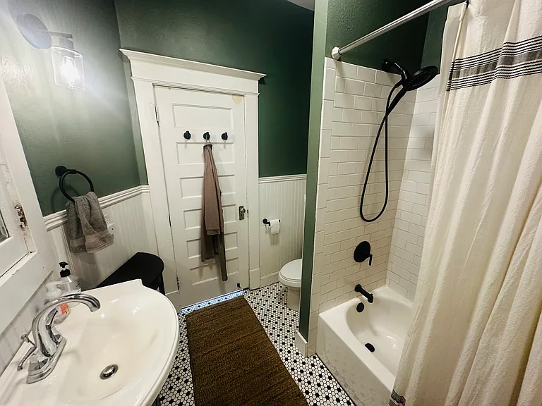 1112 Palmer Park Blvd — Photo 17