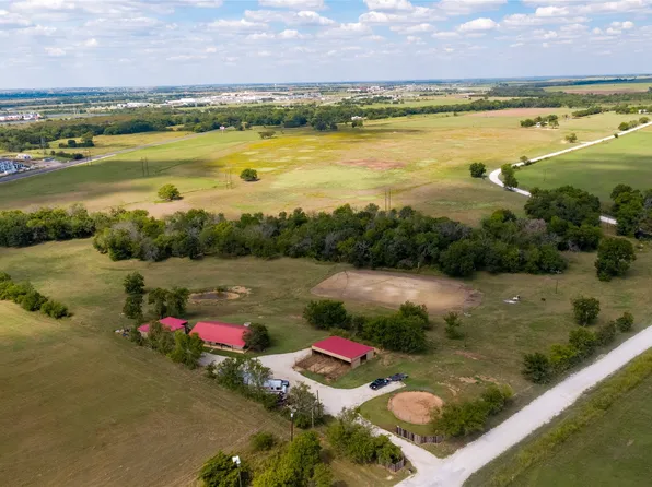 2381 County Road 135 N, Gainesville, TX 76240
