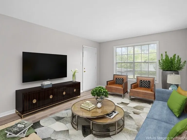 Emerald Apartments — Photo 2