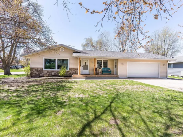 710 5th St SE, Pelican Rapids, MN 56572