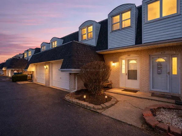 617 Wellington Dr, Dyer, IN 46311