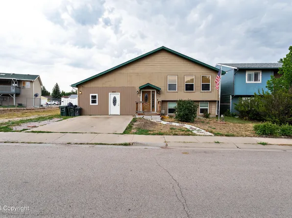 2001 Wagonhammer Ln, Gillette, WY 82718
