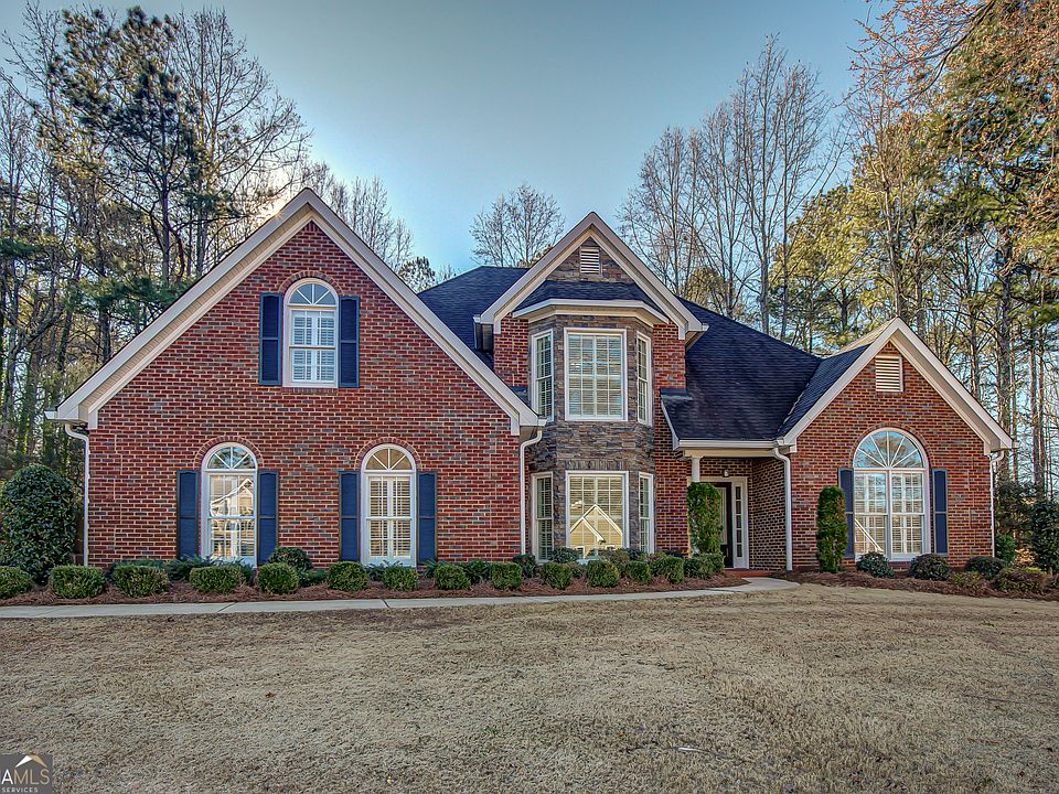 1st image of 34 Preswick Park Dr
