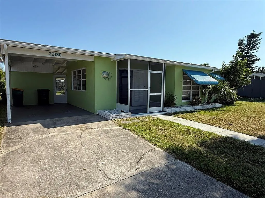 1 bed, 1.0 bath, 865 sqft, $1,295 — Photo 2
