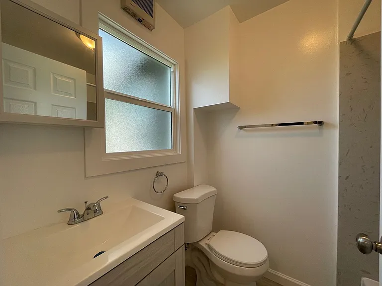 2535 Wallace St — Photo 7