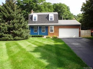 5027 Culver Rd, Brighton, MI 48114