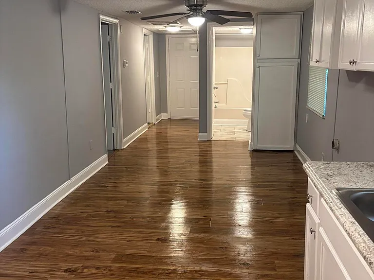 2125 Morehouse Rd — Photo 3