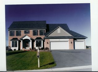 39 Rollins Xing, Pittsford, NY 14534