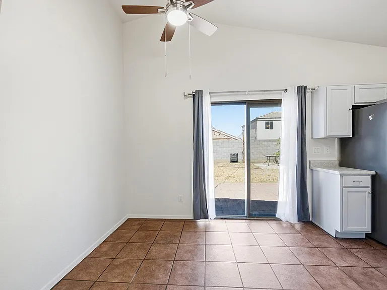 12418 W Windrose Dr — Photo 8