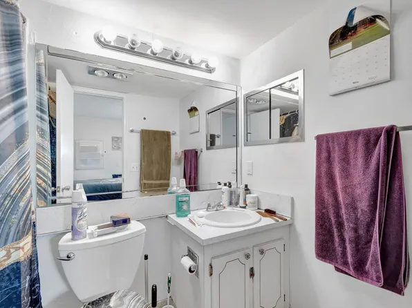 210 Chatham K, West Palm Beach, FL 33417