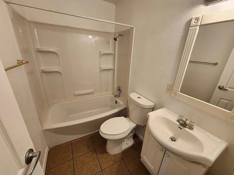 1705 Breckenwood Ct #4 — Photo 16