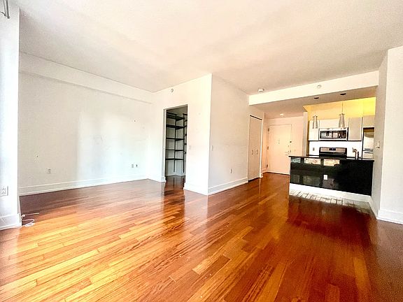 4th image of 350 W 42nd St APT 12H