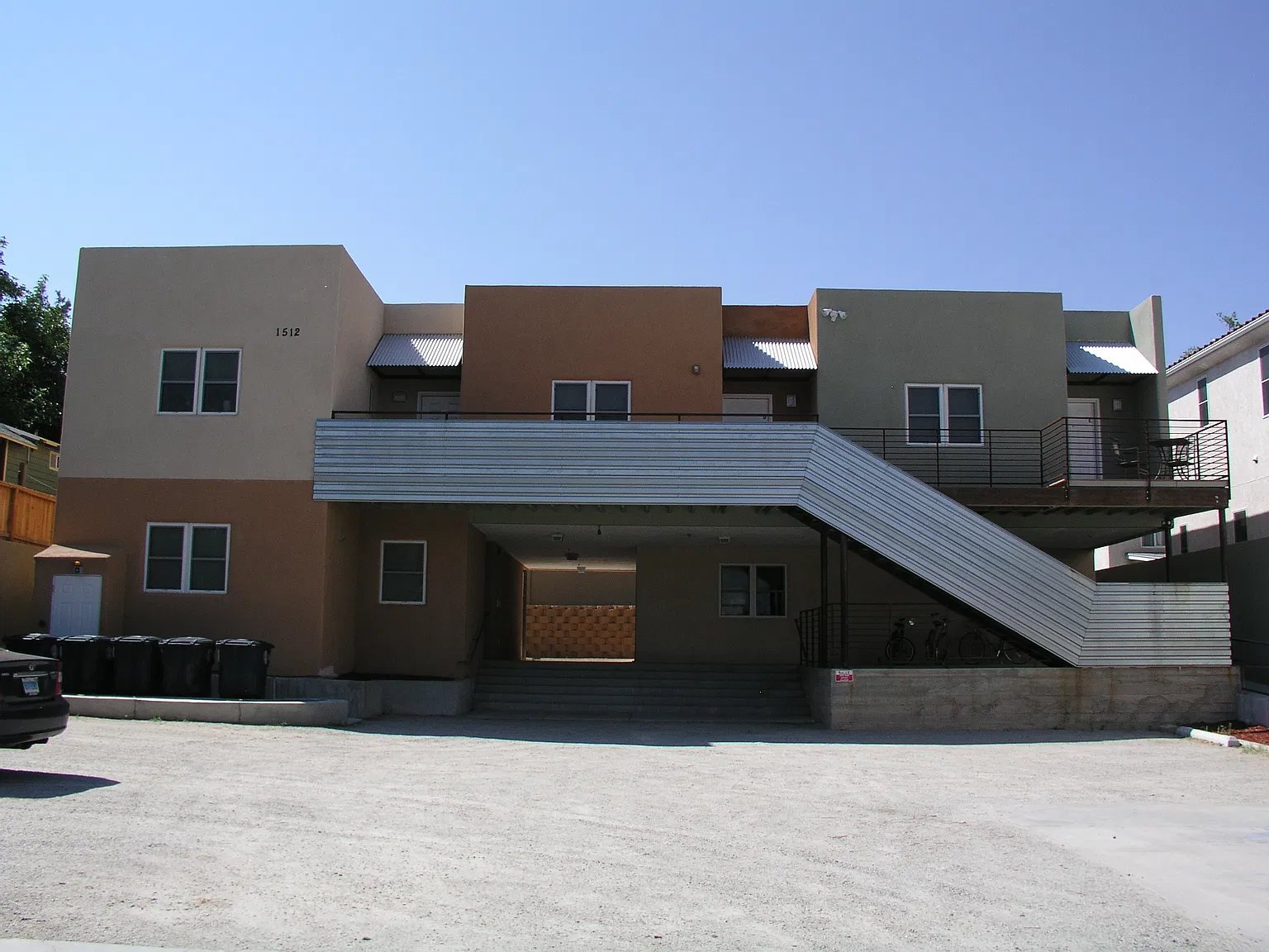 2 bed, 780 sqft, $1,345 — Photo 1