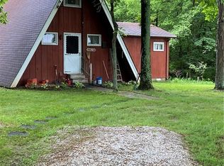 21881 N 2000th St, Yale, IL 62481