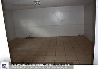5th image of 672 W Dayton Cir