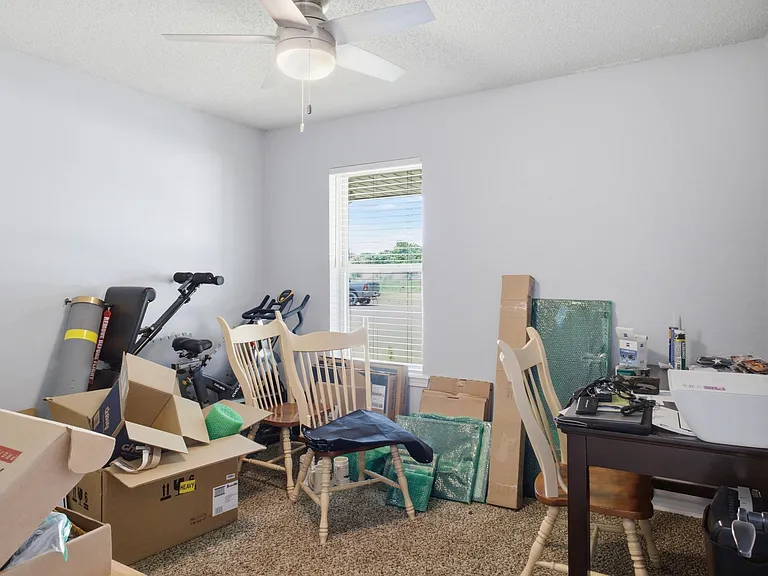 5526 Russell Dr — Photo 7