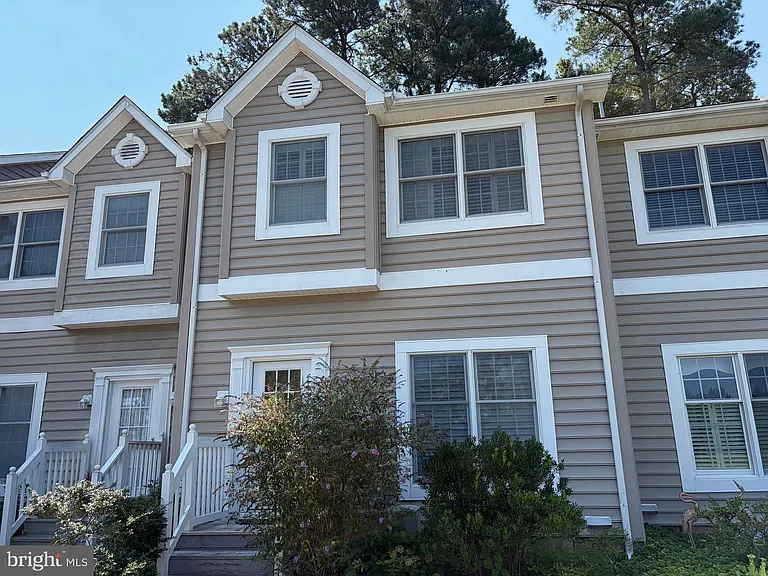 7430 Tour Dr — Photo 1