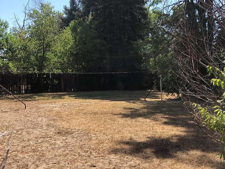 1017 W Mulberry St — Photo 13