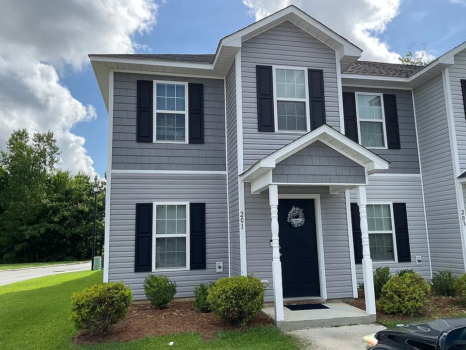 201 E Murrow Ln