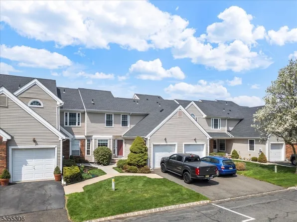 18 Daisy Ct, Readington Twp., NJ 08889