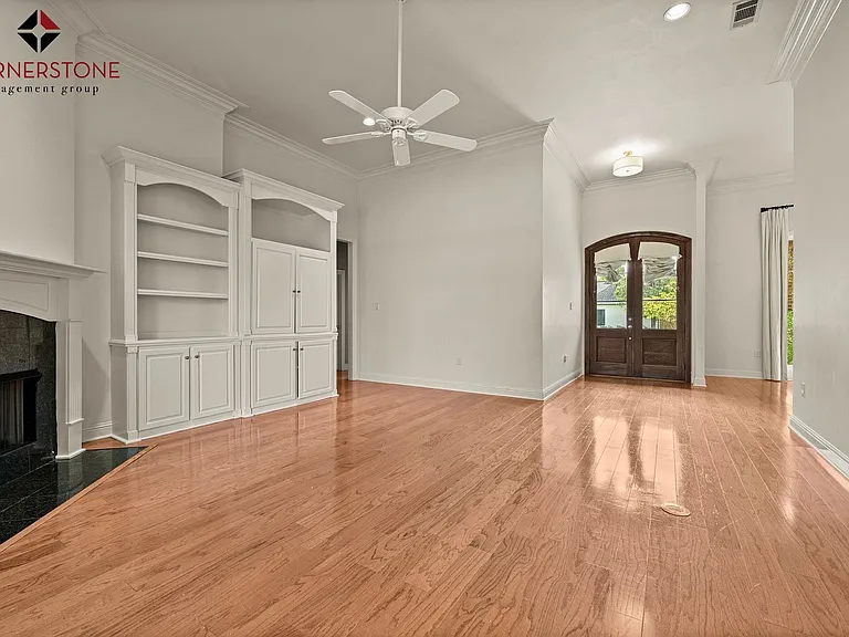 8564 Grand View Dr — Photo 4