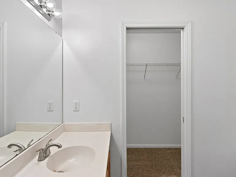 711 Cattail Ln — Photo 22
