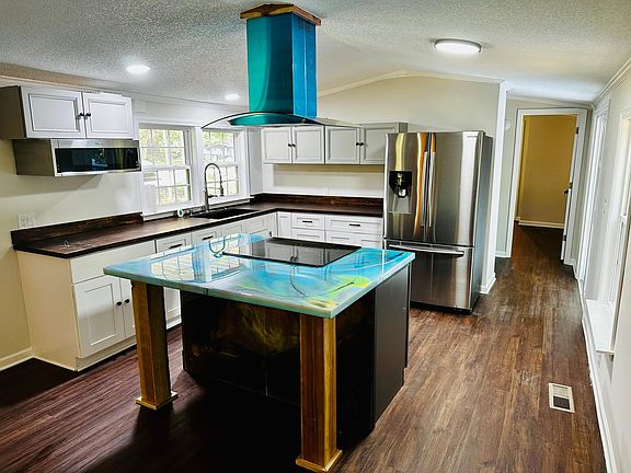Gorgeous kitchen island