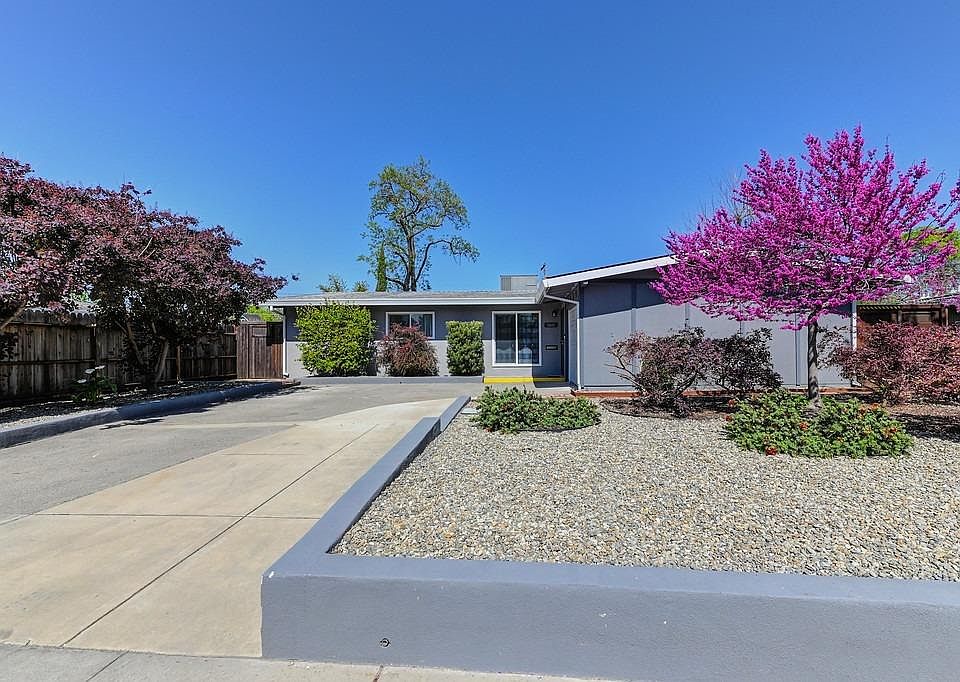 1st image of 3841 Centinella Dr