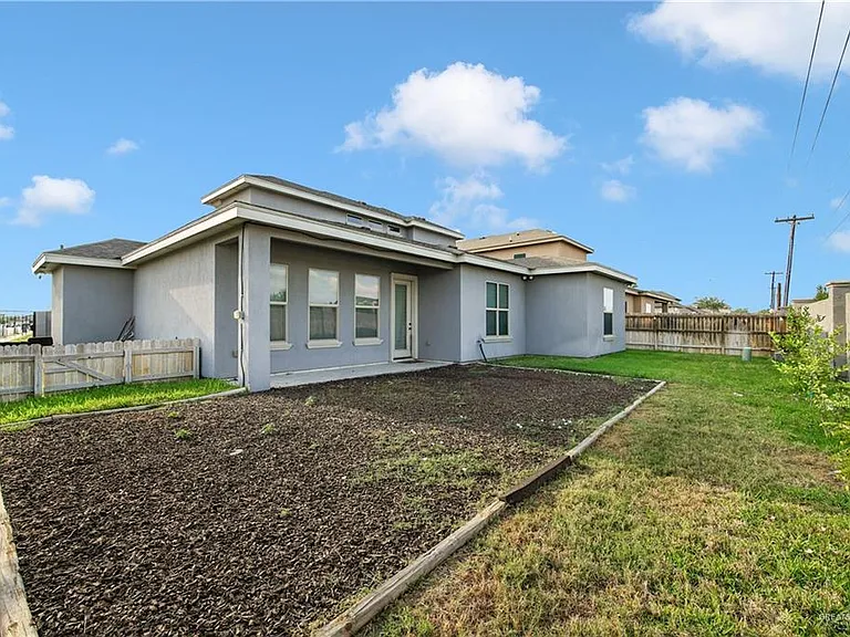 2410 Colvin Ave — Photo 28