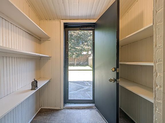 4th image of 85 Palisade Ave #1